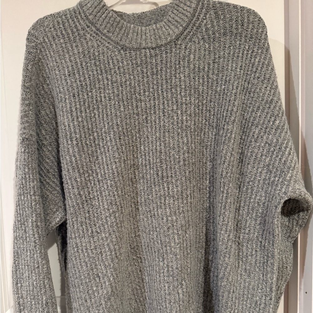 American Eagle Outfitters Gray Crewneck Sweater